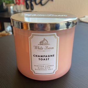 Champagne Toast White Barn Candle